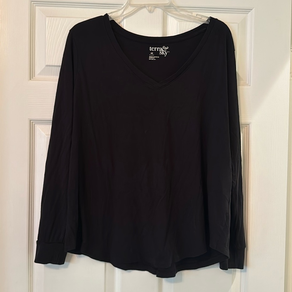 Terra & Sky Black Long sleeve shirt